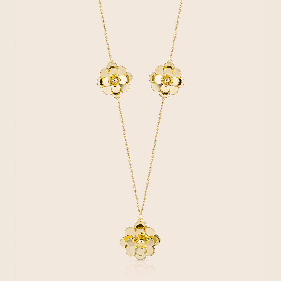 190 Glint yellow gold three flower pendant - Image 1