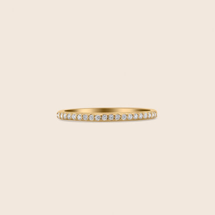 Classic yellow gold diamond surfaced prong setting band